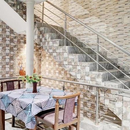 Pyrenees Homestay アーグラ エクステリア 写真