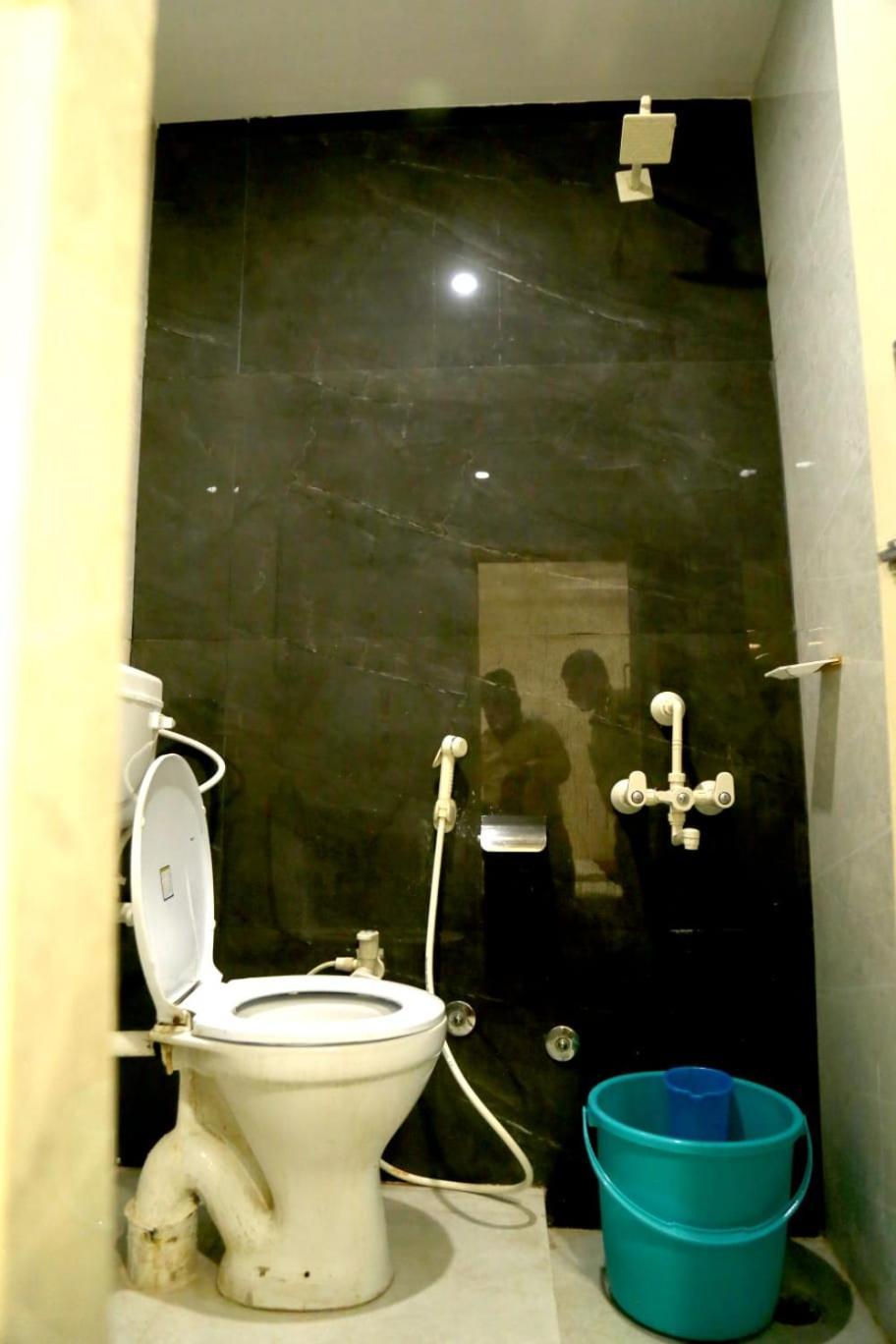 Pyrenees Homestay アーグラ エクステリア 写真