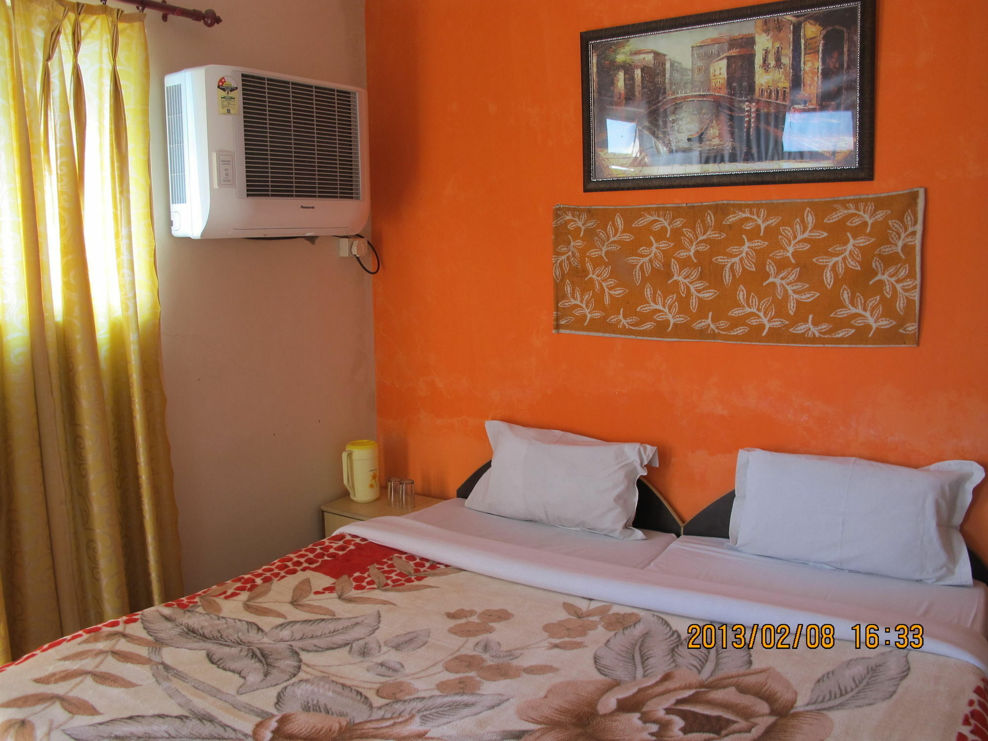 Pyrenees Homestay アーグラ エクステリア 写真